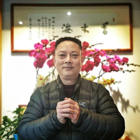 香木海董事長(zhǎng)譚偉中給大家拜年啦！